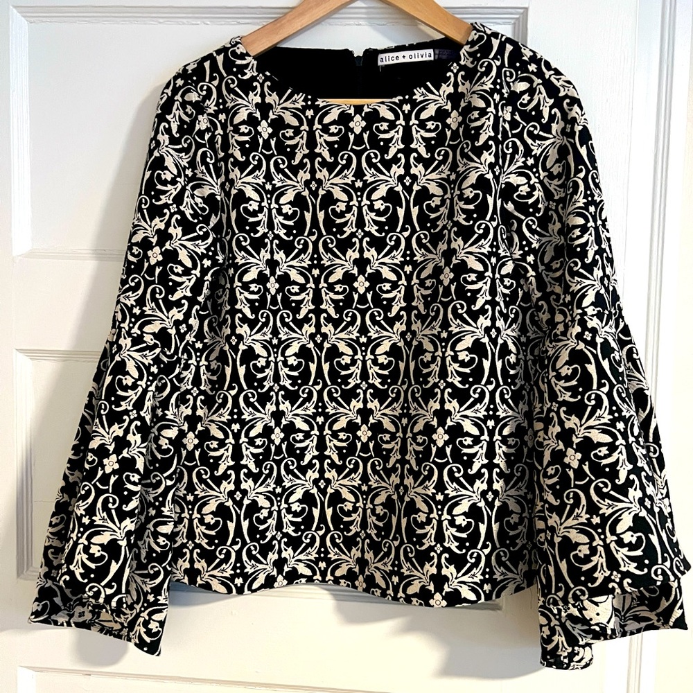 Alice and Olivia Black and White Damask Bell-Sleeve Top - Size 4